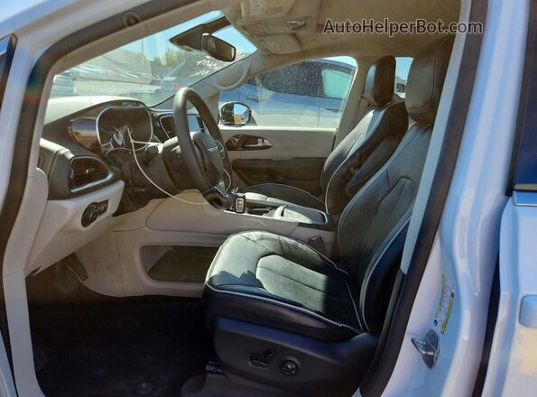 2C4RC1S72PR626826 2023 CHRYSLER PACIFICA White Widok wnętrza z przodu