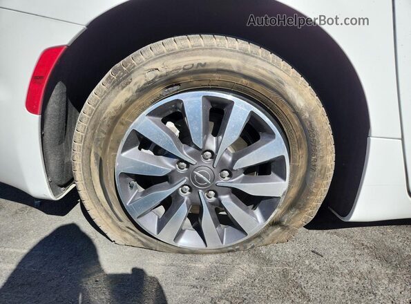2C4RC1S72PR626826 2023 CHRYSLER PACIFICA White Widok wnętrza 360 stopni