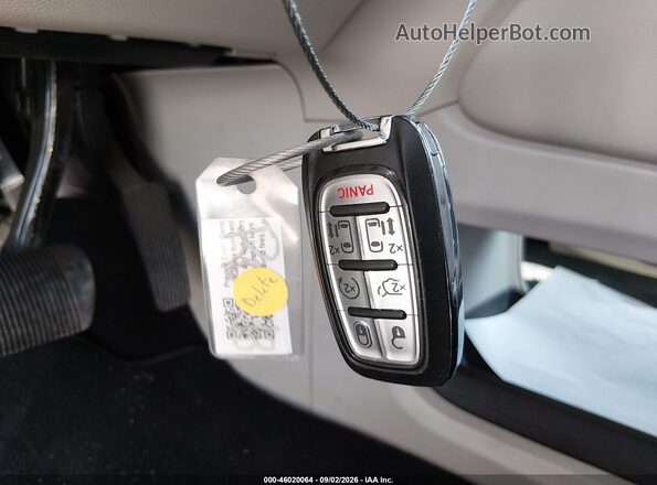 2C4RC1S74PR614354 2023 CHRYSLER PACIFICA White Dashboard view