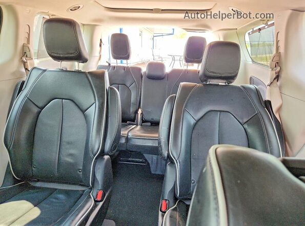 2C4RC1S7XMR514013 2021 CHRYSLER PACIFICA Gray Rear seats view