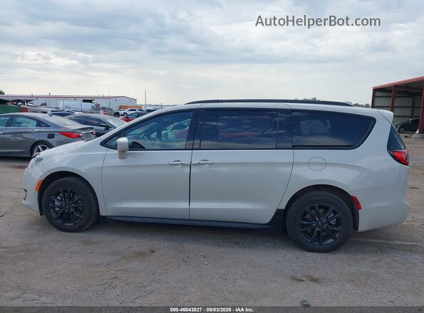 2C4RC3BG1LR274036 2020 CHRYSLER PACIFICA White 360 interior view