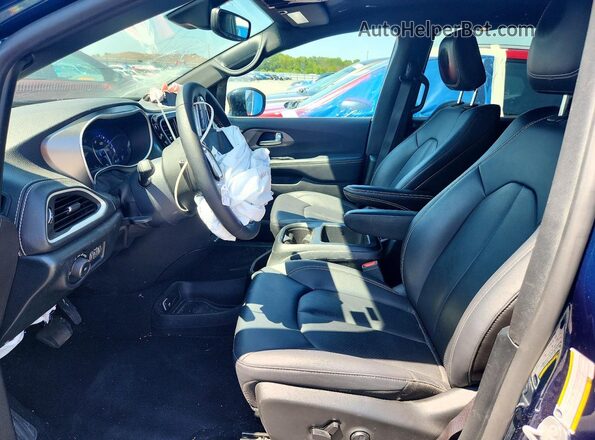 2C4RC3BG6SR521582 2025 CHRYSLER PACIFICA Charcoal Front interior view