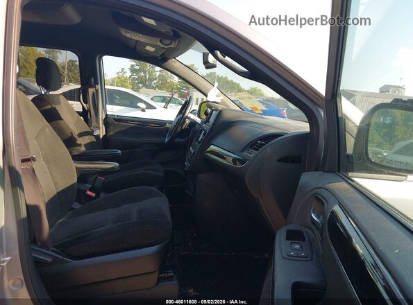 2C4RDGBG7GR359831 2016 DODGE GRAND CARAVAN Silver Front interior view
