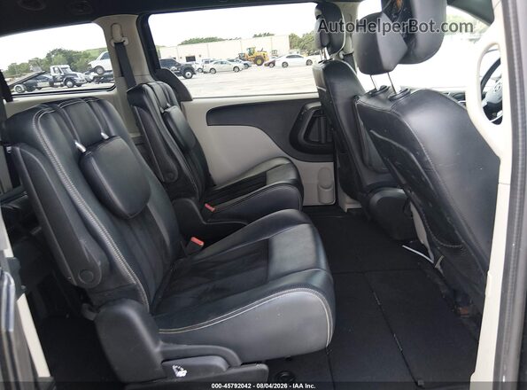 2C4RDGCG2HR715618 2017 DODGE GRAND CARAVAN Gray Widok naklejki z numerem VIN