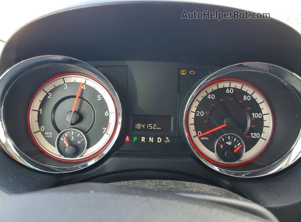 2C4RDGCG7GR201715 2016 DODGE GRAND Red ხელსაწყოთა პანელის ხედი