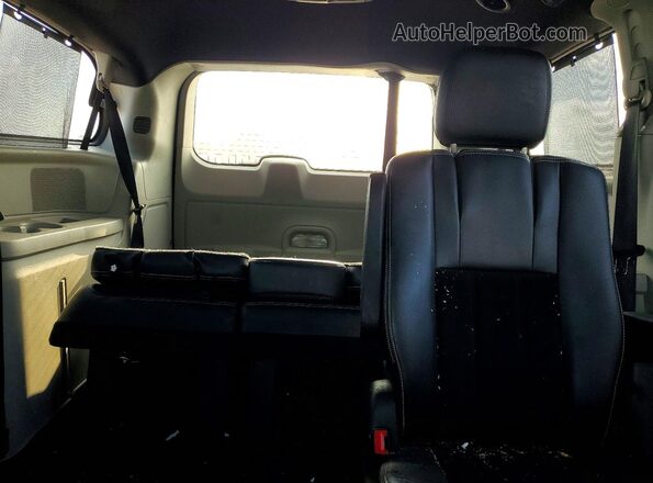 2C4RDGCG7HR662267 2017 DODGE GRAND Gray Rear seats view