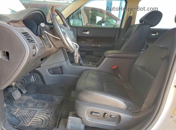 2FMHK6D86HBA13602 2017 FORD FLEX Белый Вид салона спереди