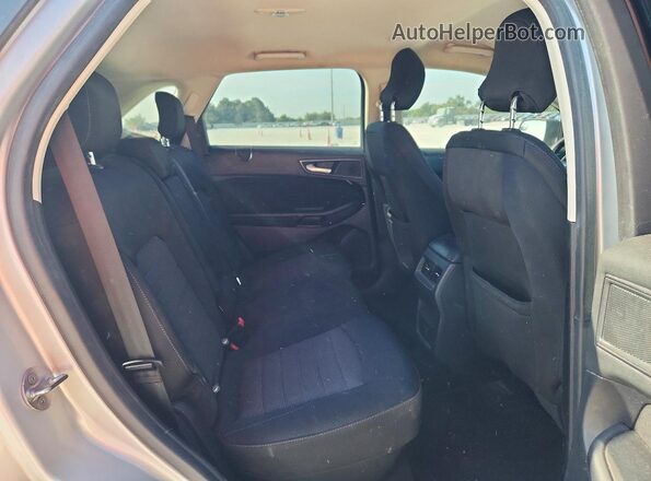 2FMPK3G99JBC06573 2018 FORD EDGE Silver Widok tylnych siedzeń