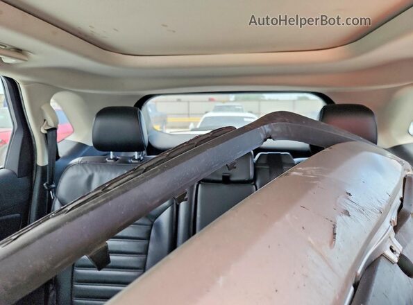 2FMPK3J82HBB79176 2017 FORD EDGE Red Widok tylnych siedzeń