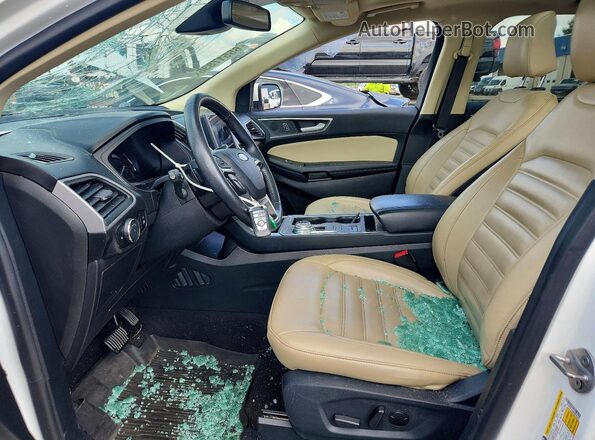 2FMPK4J9XRBB20392 2024 FORD EDGE White Front interior view