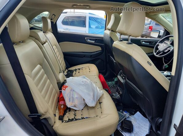 2FMPK4J9XRBB20392 2024 FORD EDGE White Rear seats view