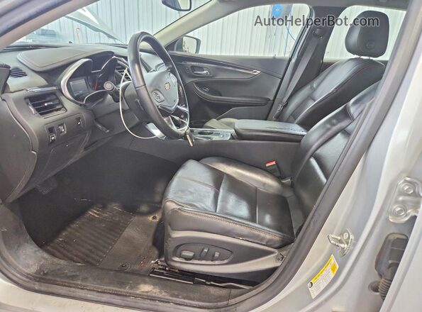 2G1105S30J9107414 2018 CHEVROLET IMPALA Серебряный Вид салона спереди