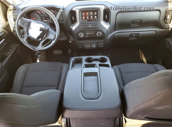 2GC4KME70S1205446 2025 CHEVROLET SILVERADO Черный Вид панели приборов