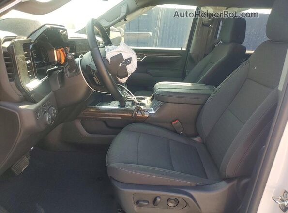 2GCUKEED6S1213403 2025 CHEVROLET SILVERADO White Вид салону спереду