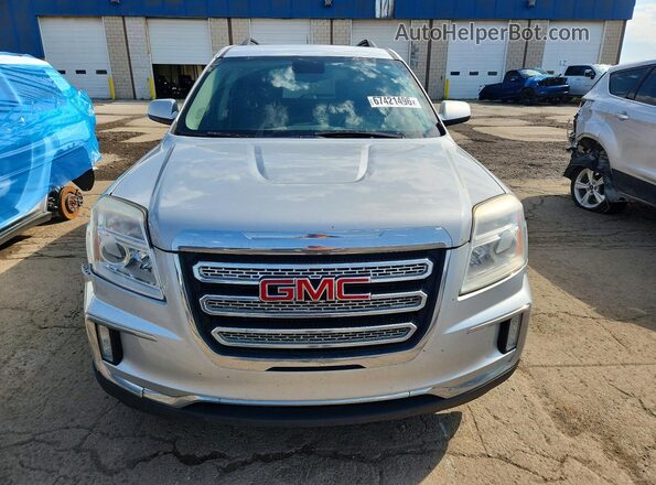 2GKFLNE36H6131670 2017 GMC TERRAIN Silver Вид спереду