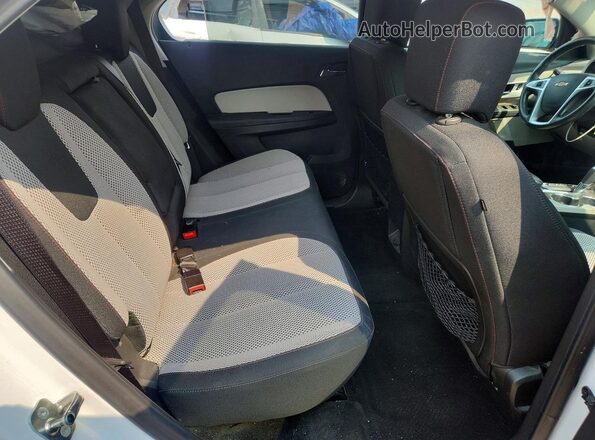 2GNFLFEK8H6273289 2017 CHEVROLET EQUINOX White Widok wnętrza z tyłu