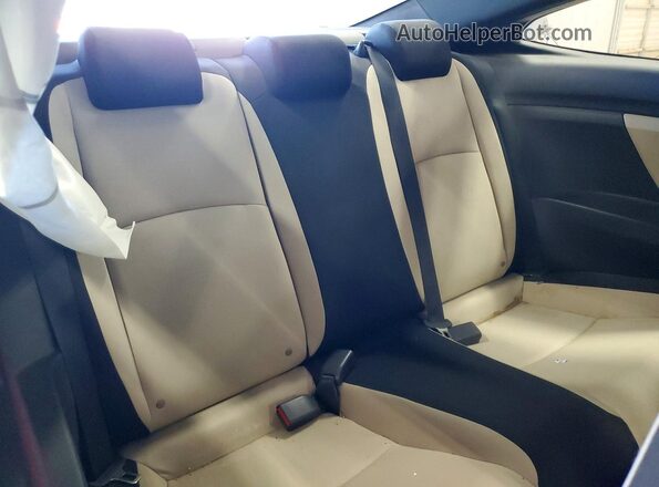 2HGFC4B03GH313492 2016 HONDA CIVIC White Rear seats view