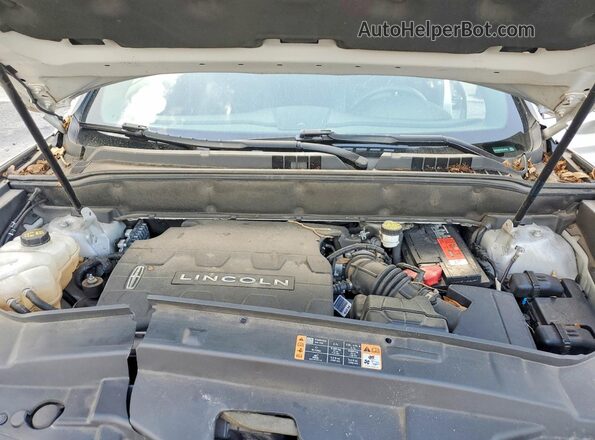 2LMPJ6LRXJBL43195 2018 LINCOLN MKX Silver Engine compartment view