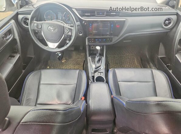 2T1BURHE1JC989953 2018 TOYOTA COROLLA Белый Вид панели приборов