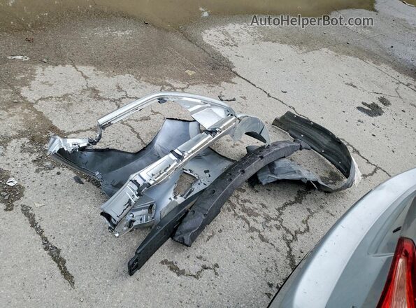 2T1BURHE4HC810699 2017 TOYOTA COROLLA Silver Widok komory silnika