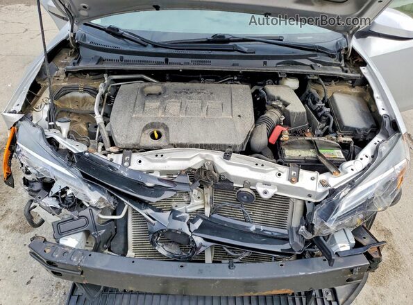 2T1BURHE4HC810699 2017 TOYOTA COROLLA Silver Widok wnętrza z tyłu