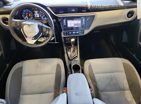 2T1BURHE4HC920412 2017 TOYOTA COROLLA Gray Widok deski rozdzielczej
