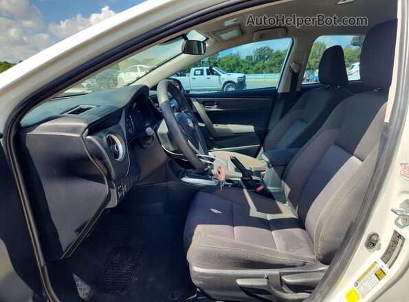 2T1BURHE4JC059755 2018 TOYOTA COROLLA Белый Вид салона спереди