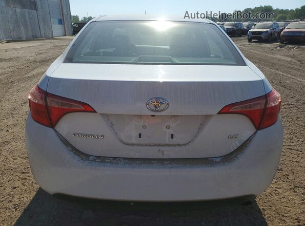 2T1BURHE5JC101222 2018 TOYOTA COROLLA White Rear view