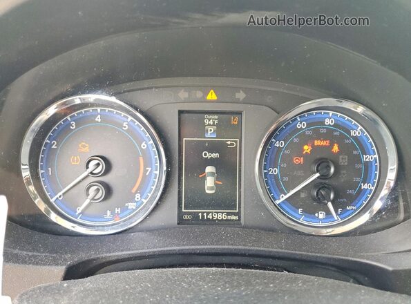 2T1BURHE6JC018754 2018 TOYOTA COROLLA White ხელსაწყოთა პანელის ხედი