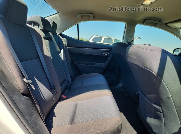 2T1BURHE7HC949919 2017 TOYOTA COROLLA White Widok tylnych siedzeń