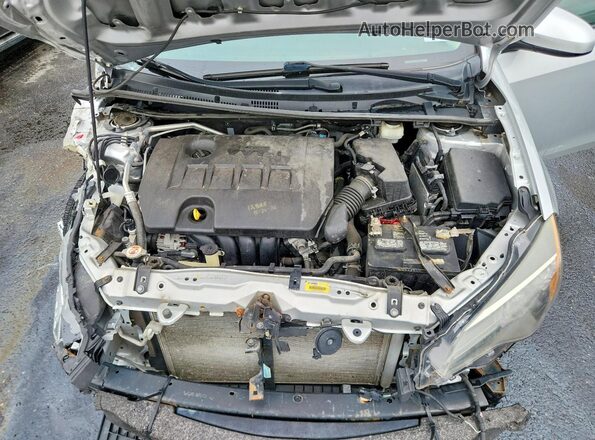 2T1BURHE8KC244585 2019 TOYOTA COROLLA Серебряный Вид задней части салона
