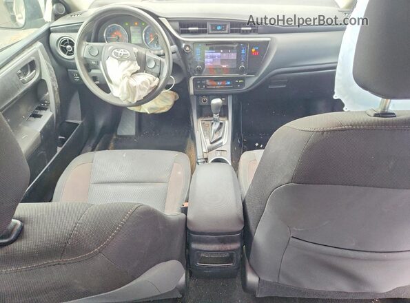 2T1BURHE8KC244585 2019 TOYOTA COROLLA Серебряный Вид панели приборов