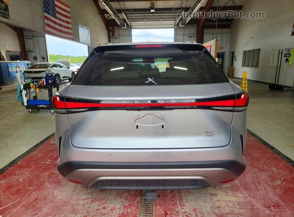 2T2BAMCA9RC046832 2024 LEXUS RX Gray Հետևի տեսք