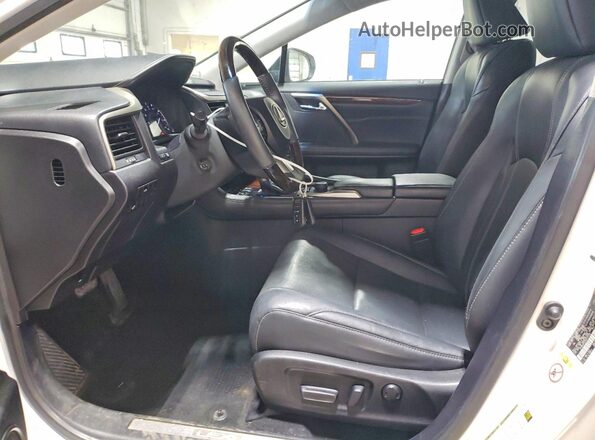 2T2BZMCA5GC010108 2016 LEXUS RX Белый Вид салона спереди