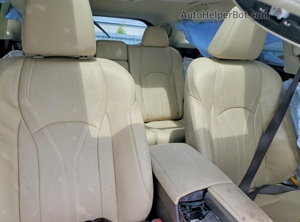 2T2BZMCA5JC158508 2018 LEXUS RX Cream Vista de los asientos traseros