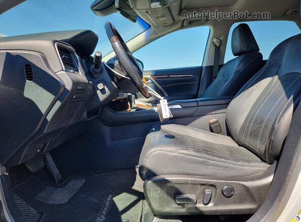 2T2BZMCA9HC054498 2017 LEXUS RX Серебряный Вид салона спереди