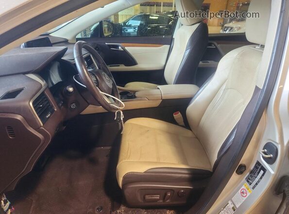 2T2BZMCAXHC083038 2017 LEXUS RX Silver Вид салону спереду