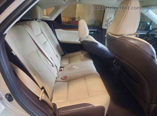 2T2BZMCAXHC083038 2017 LEXUS RX Silver Вид задньої частини салону