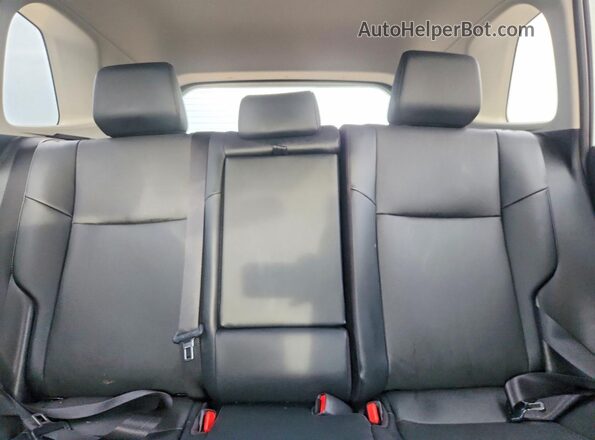2T36CRAV1TW038174 2026 TOYOTA RAV4 White Vista de los asientos traseros