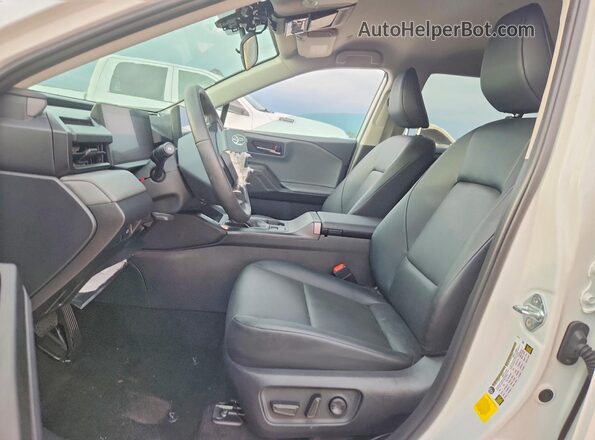 2T36CRAV1TW038174 2026 TOYOTA RAV4 White Vista interior delantera