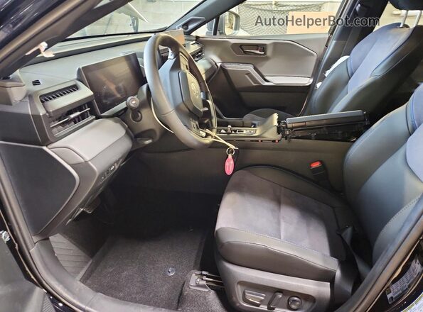 2T36CRAV5TW051817 2026 TOYOTA RAV4 Черный Вид салона спереди