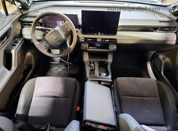 2T36CRAV5TW051817 2026 TOYOTA RAV4 Черный Вид панели приборов