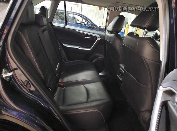 2T3A1RFV3RW458133 2024 TOYOTA RAV4 Blue Widok wnętrza z tyłu