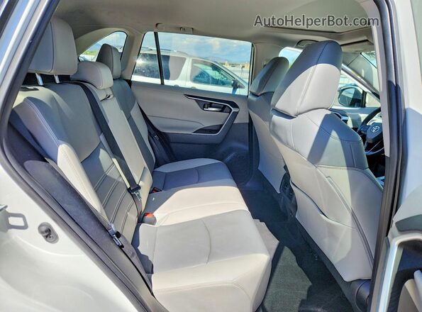 2T3A1RFV5MW231440 2021 TOYOTA RAV4 White Սալոնի հետևի տեսք
