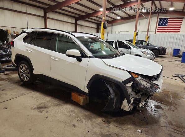 2T3A1RFVXKW014916 2019 TOYOTA RAV4 White Front right