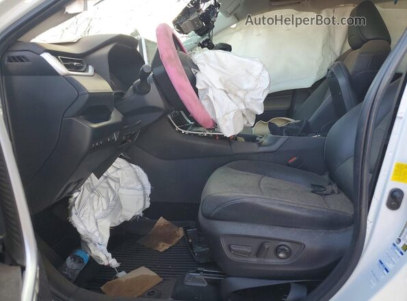 2T3B6RFVXNW033928 2022 TOYOTA RAV4 Белый Вид салона спереди