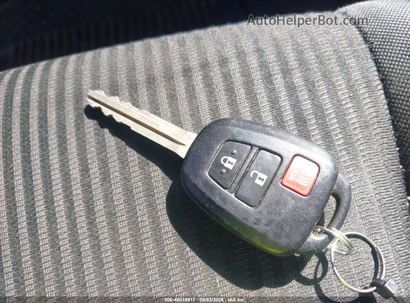 2T3BFREV1HW548905 2017 TOYOTA RAV4 Red Widok deski rozdzielczej