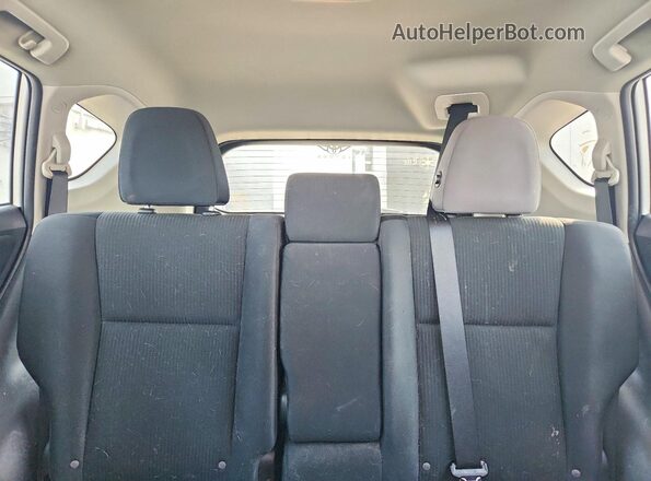2T3BFREVXGW520339 2016 TOYOTA RAV4 White Widok tylnych siedzeń
