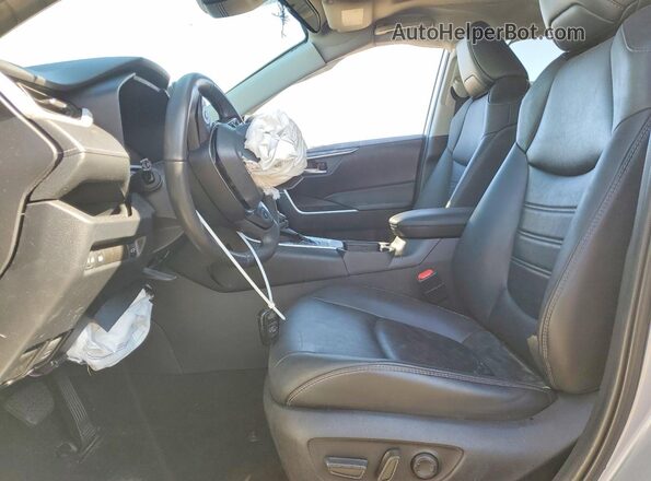 2T3C1RFV0NC212032 2022 TOYOTA RAV4 Silver Widok wnętrza z przodu