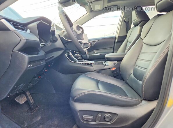 2T3C1RFV0RC256134 2024 TOYOTA RAV4 Silver წინა სალონის ხედი